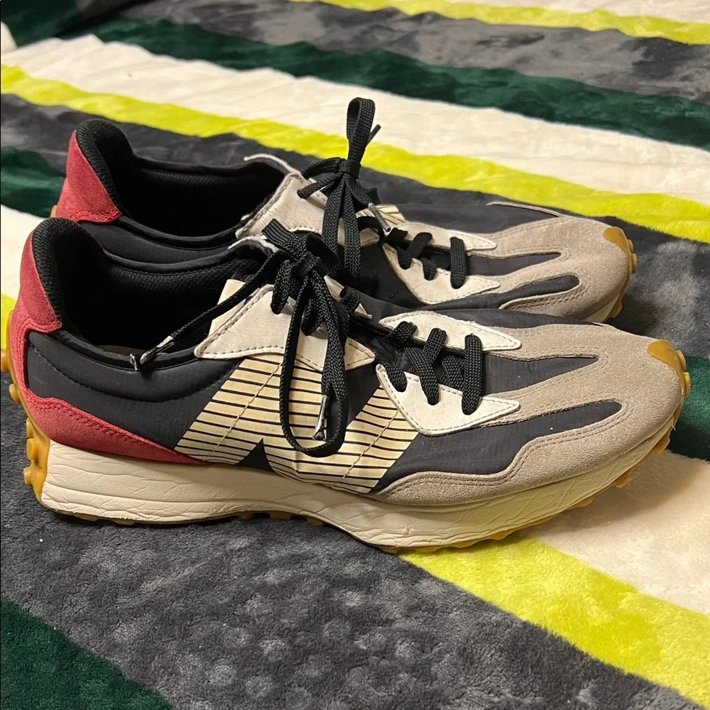 Men’s New Balance Black and Cream Sneakers Size 12 - Picture 5 of 13